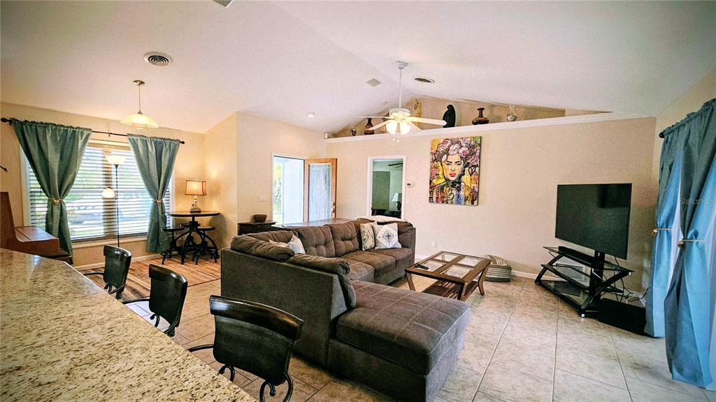 For Rent: $4,500 (3 beds, 3 baths, 2041 Square Feet)