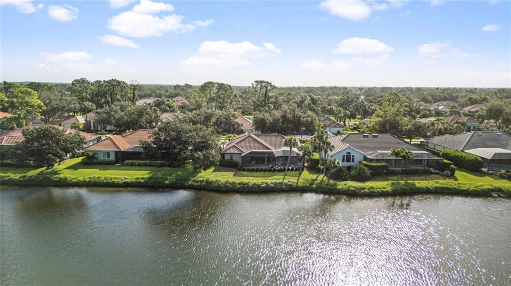 Activo con contrato: $685,000 (3 camas, 3 baños, 2404 Pies cuadrados)