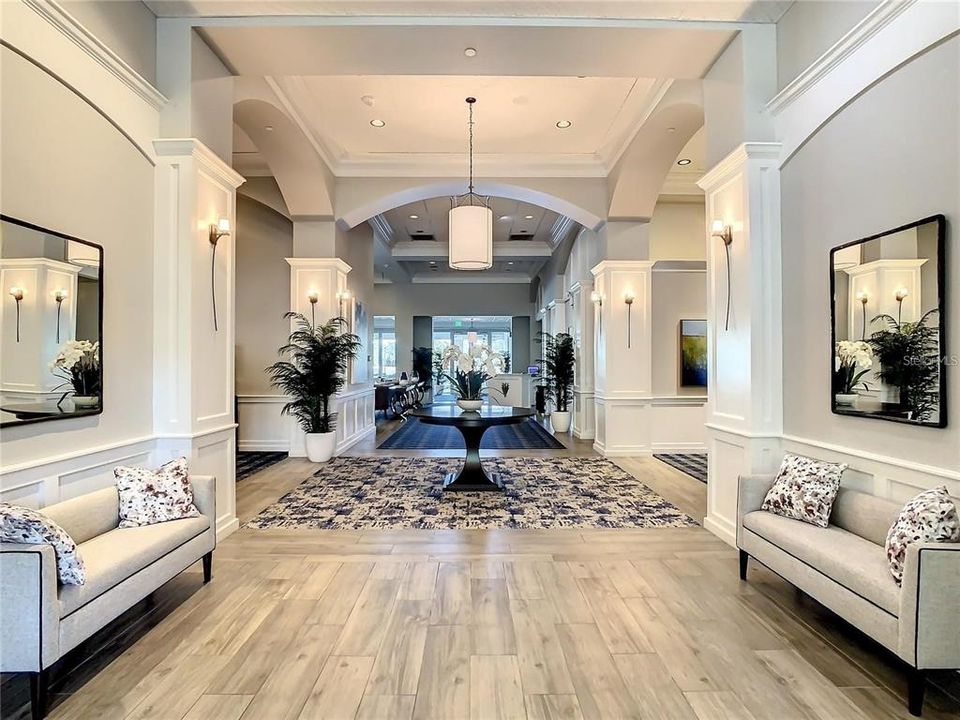 Activo con contrato: $685,000 (3 camas, 3 baños, 2404 Pies cuadrados)