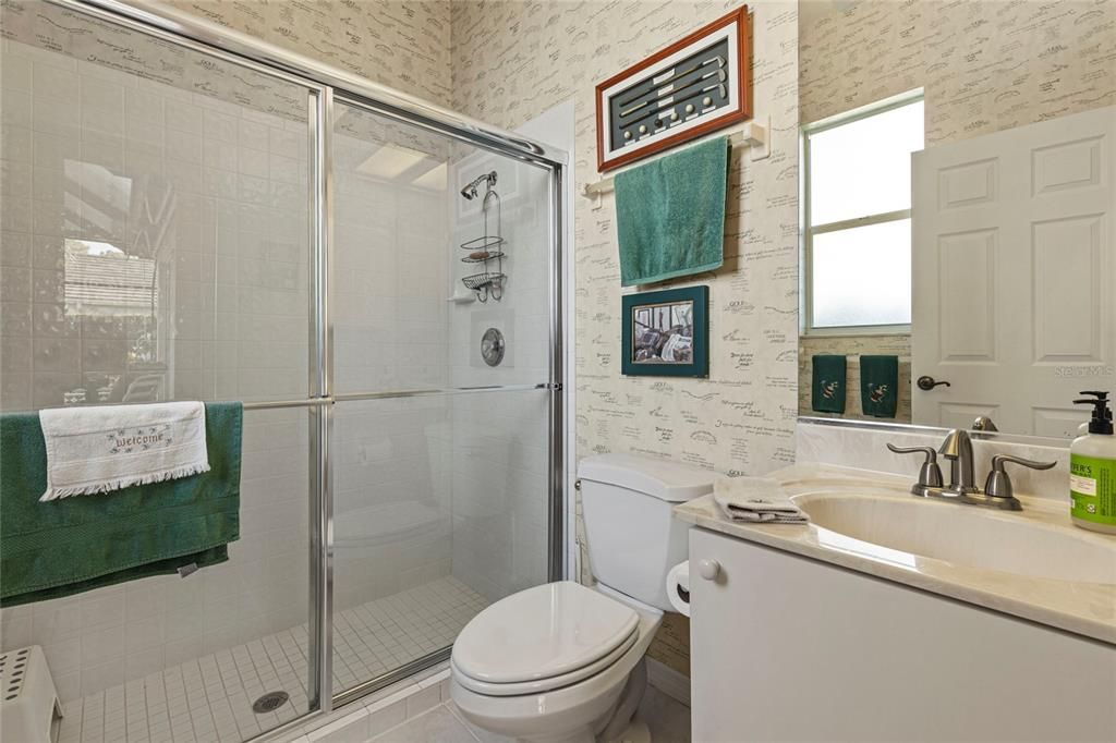 Activo con contrato: $685,000 (3 camas, 3 baños, 2404 Pies cuadrados)