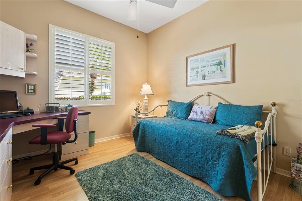 Activo con contrato: $685,000 (3 camas, 3 baños, 2404 Pies cuadrados)