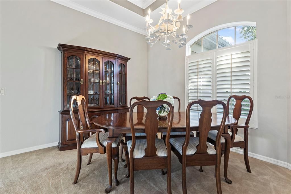 Activo con contrato: $685,000 (3 camas, 3 baños, 2404 Pies cuadrados)