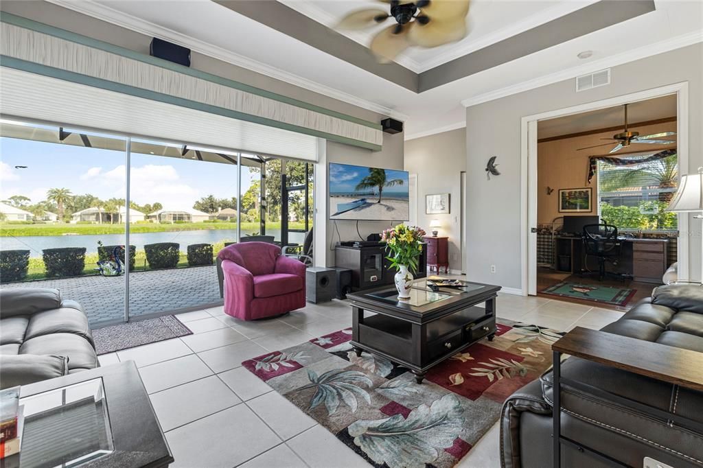 Activo con contrato: $685,000 (3 camas, 3 baños, 2404 Pies cuadrados)