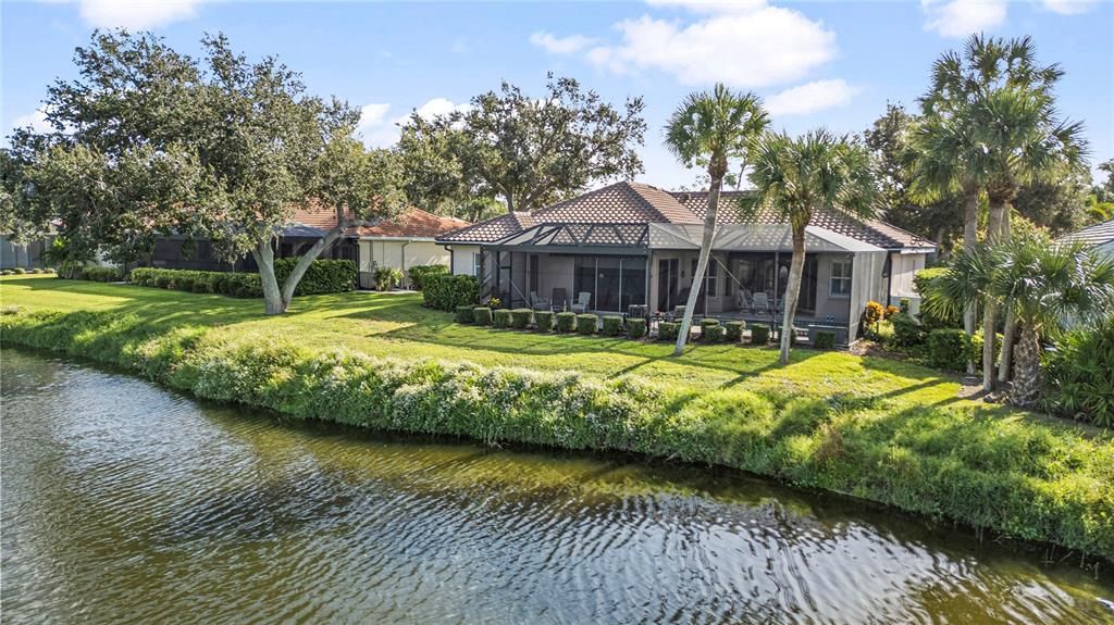 Activo con contrato: $685,000 (3 camas, 3 baños, 2404 Pies cuadrados)