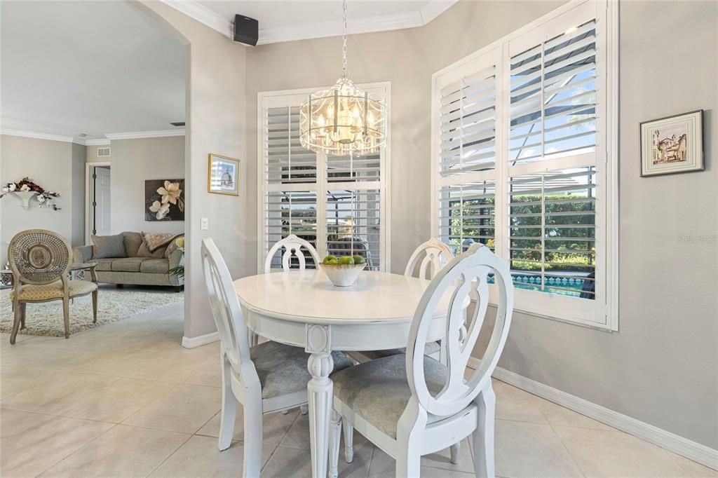 Activo con contrato: $685,000 (3 camas, 3 baños, 2404 Pies cuadrados)