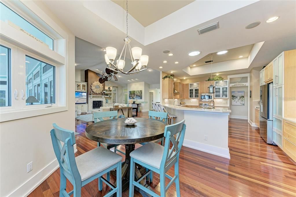 待售: $2,275,000 (5 贝兹, 4 浴室, 4642 平方英尺)