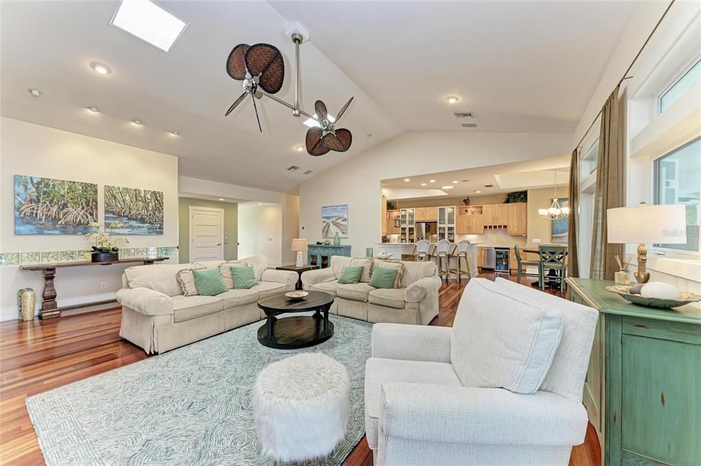 待售: $2,275,000 (5 贝兹, 4 浴室, 4642 平方英尺)