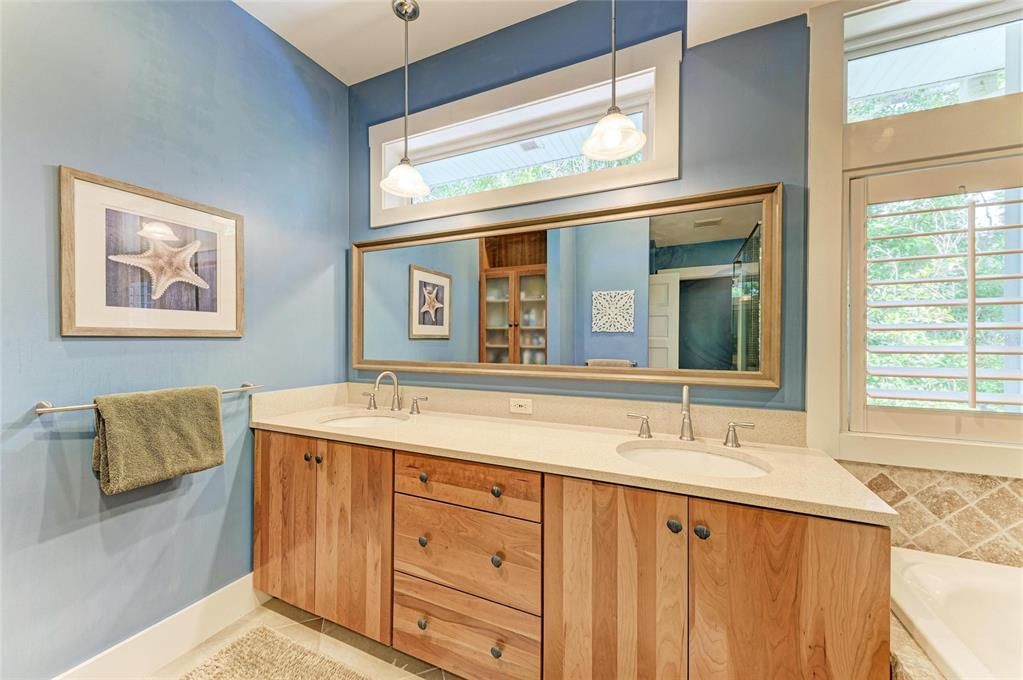 待售: $2,275,000 (5 贝兹, 4 浴室, 4642 平方英尺)