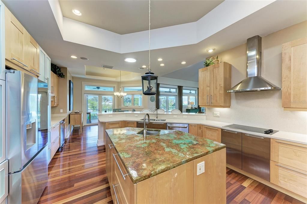 待售: $2,275,000 (5 贝兹, 4 浴室, 4642 平方英尺)