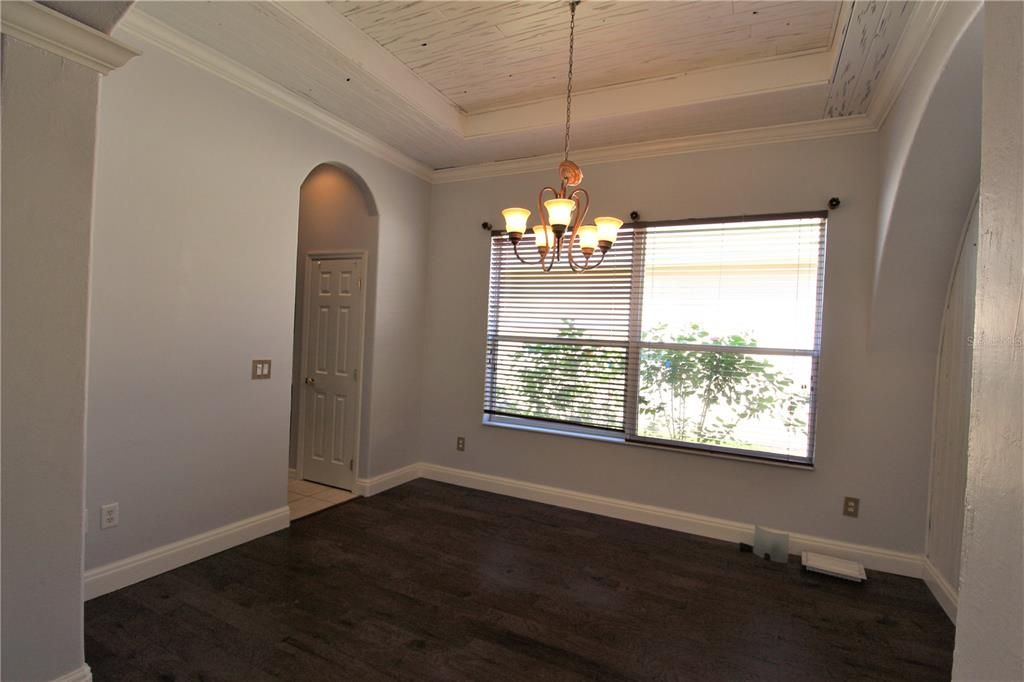 出租: $3,200 (4 贝兹, 2 浴室, 2308 平方英尺)