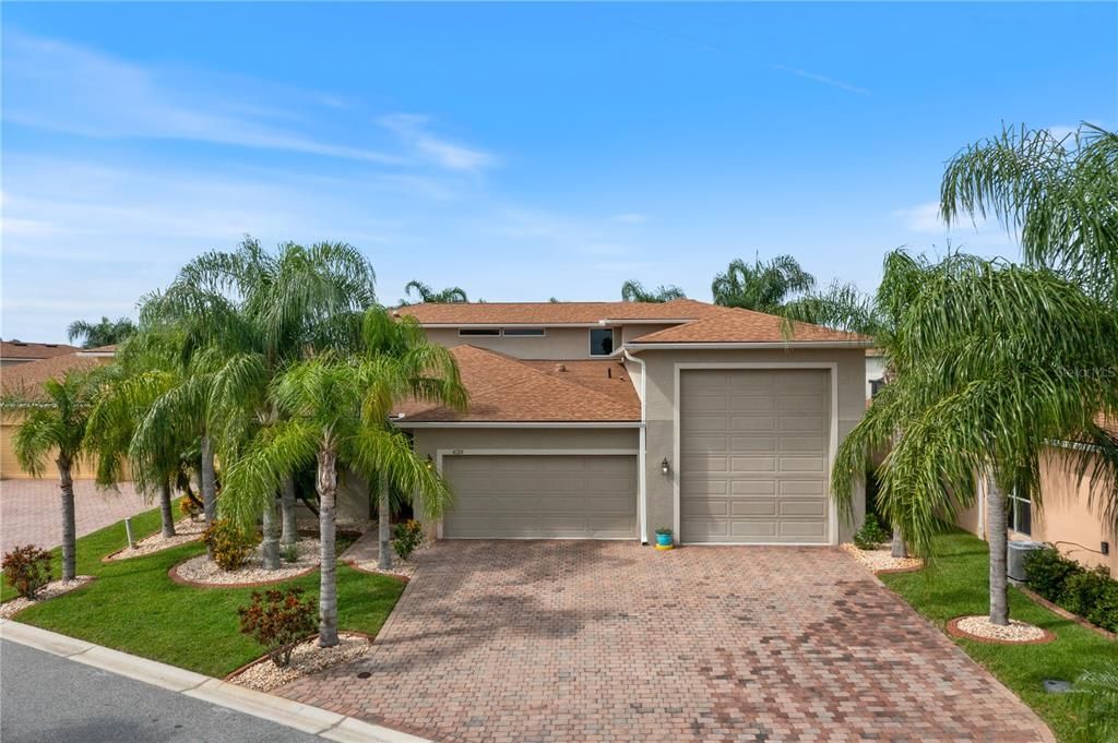 For Sale: $879,000 (3 beds, 3 baths, 2968 Square Feet)