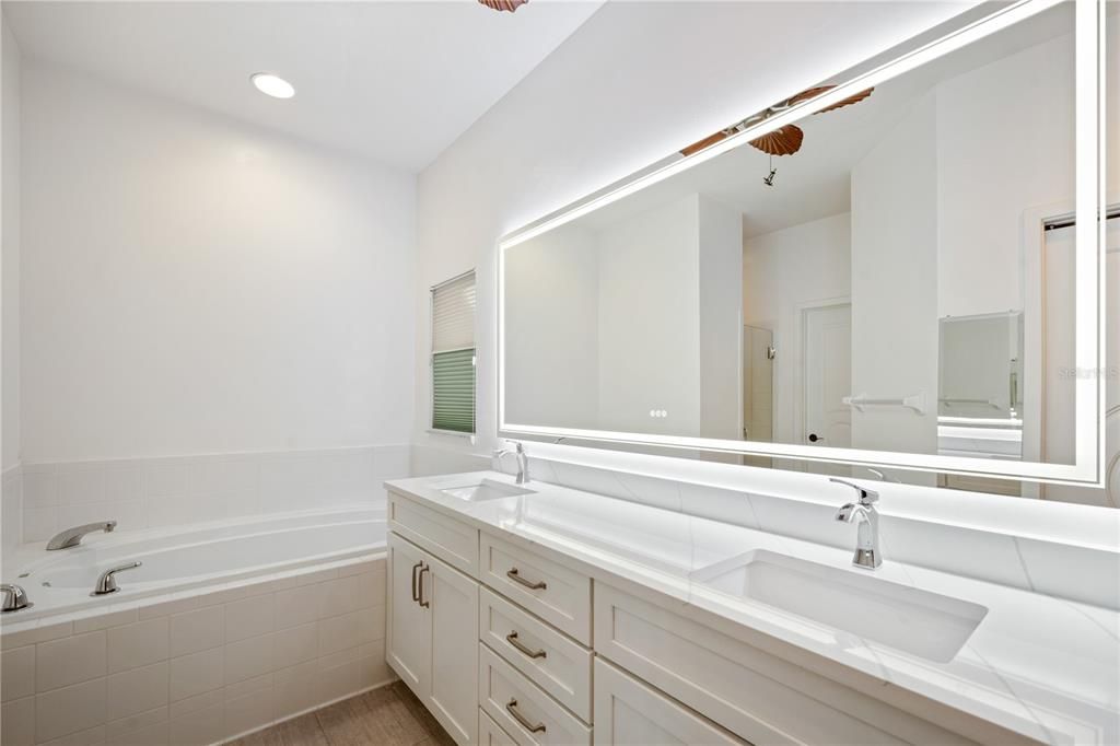 For Sale: $879,000 (3 beds, 3 baths, 2968 Square Feet)