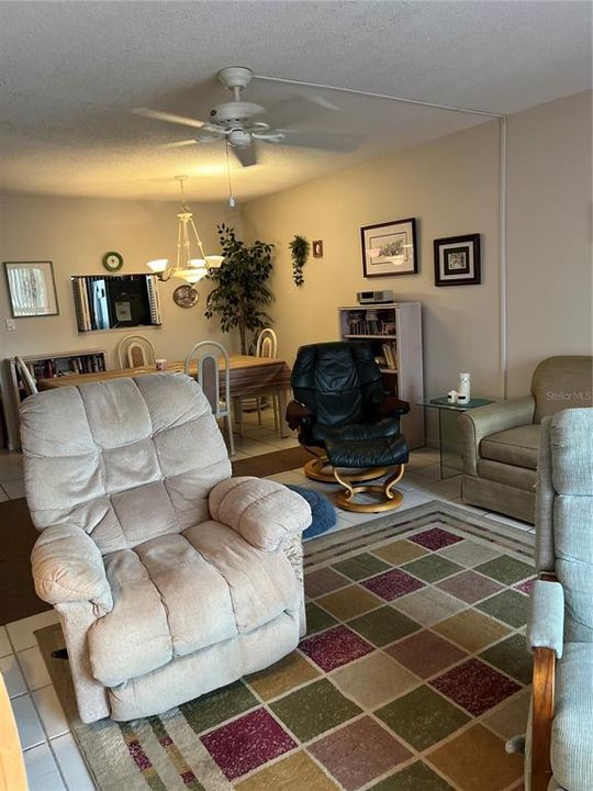 待售: $145,000 (2 贝兹, 2 浴室, 1184 平方英尺)