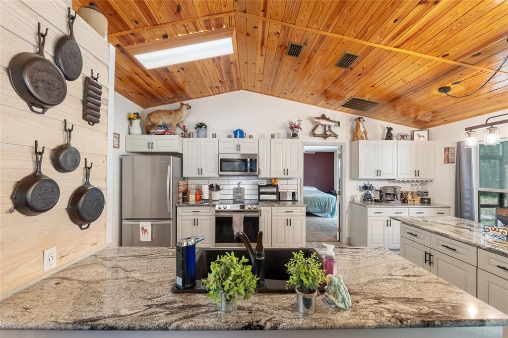 For Sale: $389,900 (3 beds, 2 baths, 1362 Square Feet)