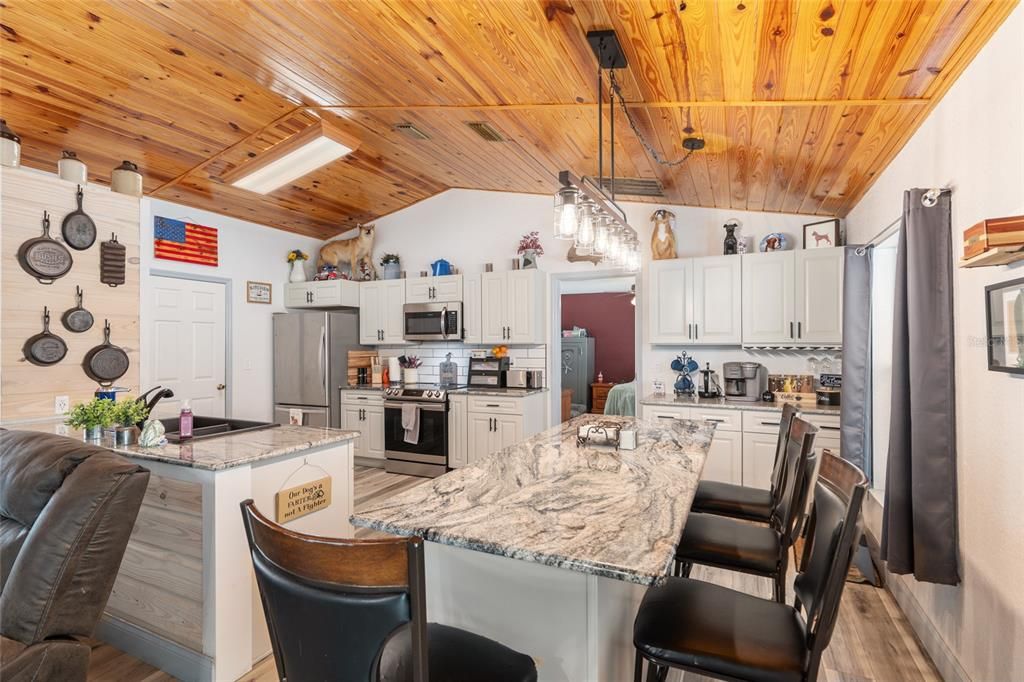 For Sale: $389,900 (3 beds, 2 baths, 1362 Square Feet)