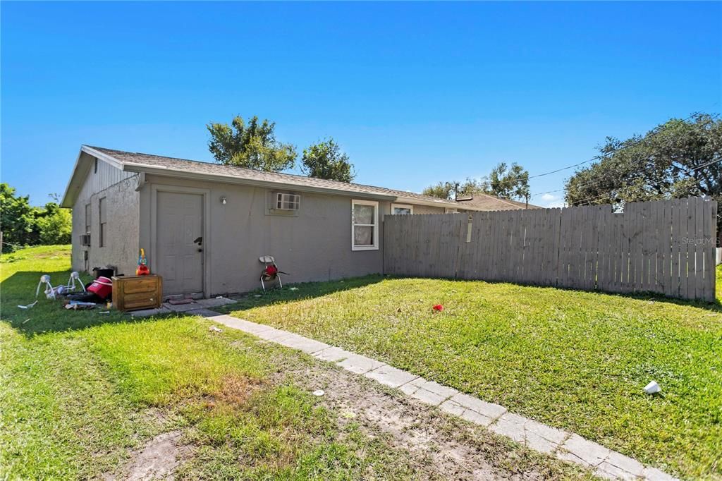 For Sale: $499,000 (6 beds, 0 baths, 1320 Square Feet)