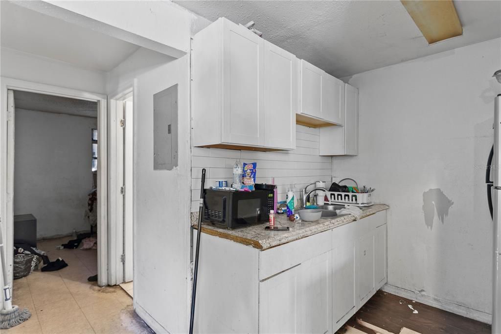 For Sale: $499,000 (6 beds, 0 baths, 1320 Square Feet)