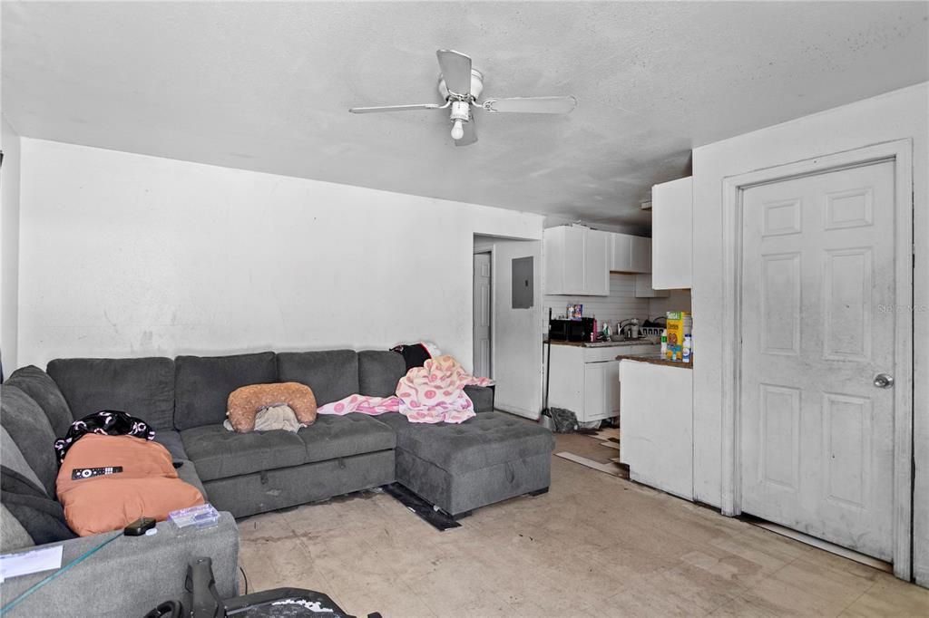 For Sale: $499,000 (6 beds, 0 baths, 1320 Square Feet)