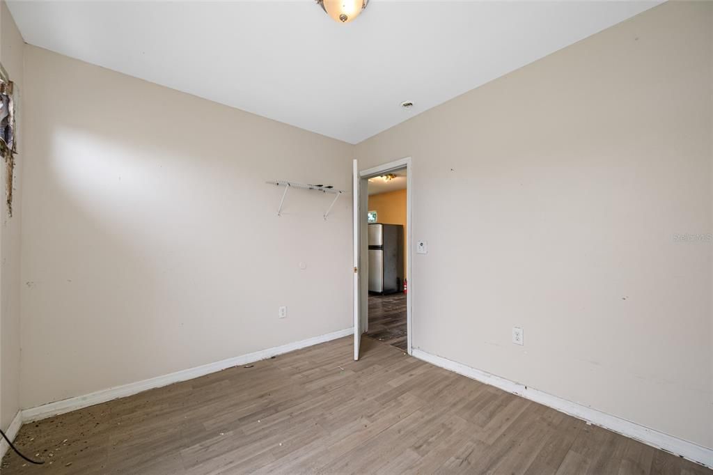 En Venta: $369,000 (4 camas, 2 baños, 1935 Pies cuadrados)