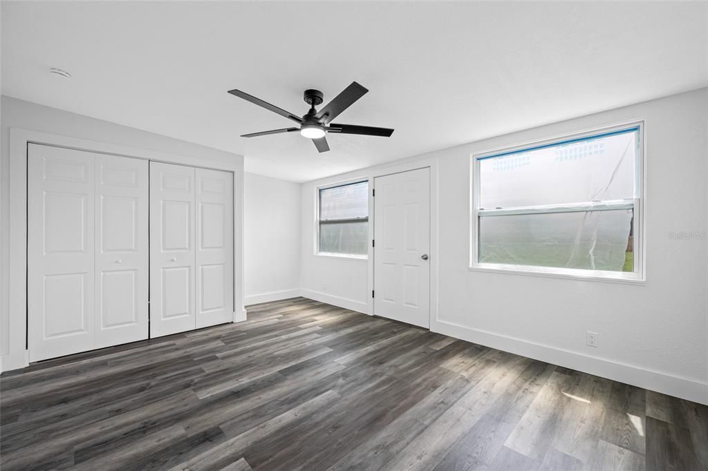 En Venta: $369,000 (4 camas, 2 baños, 1935 Pies cuadrados)