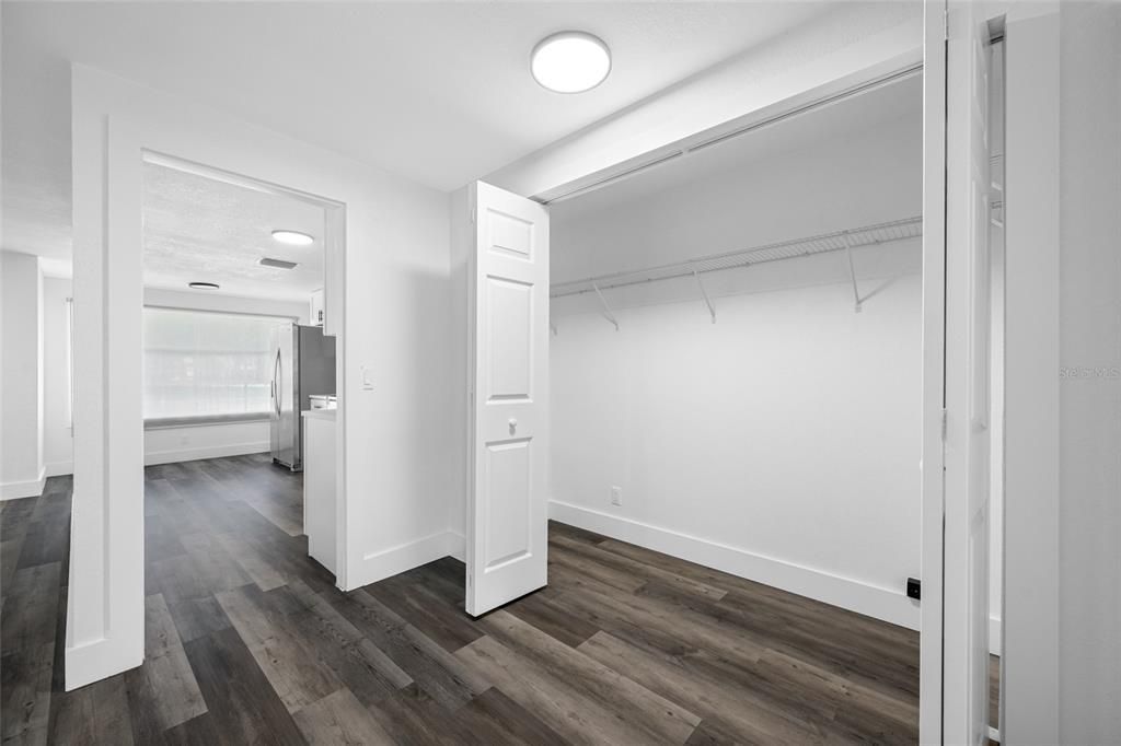 En Venta: $369,000 (4 camas, 2 baños, 1935 Pies cuadrados)