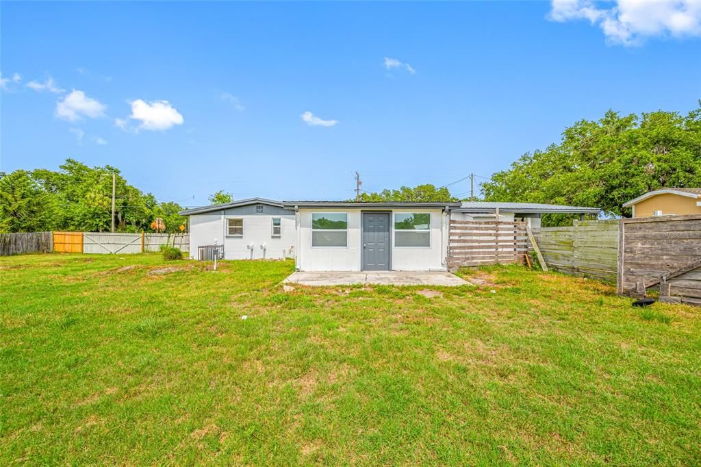 En Venta: $369,000 (4 camas, 2 baños, 1935 Pies cuadrados)