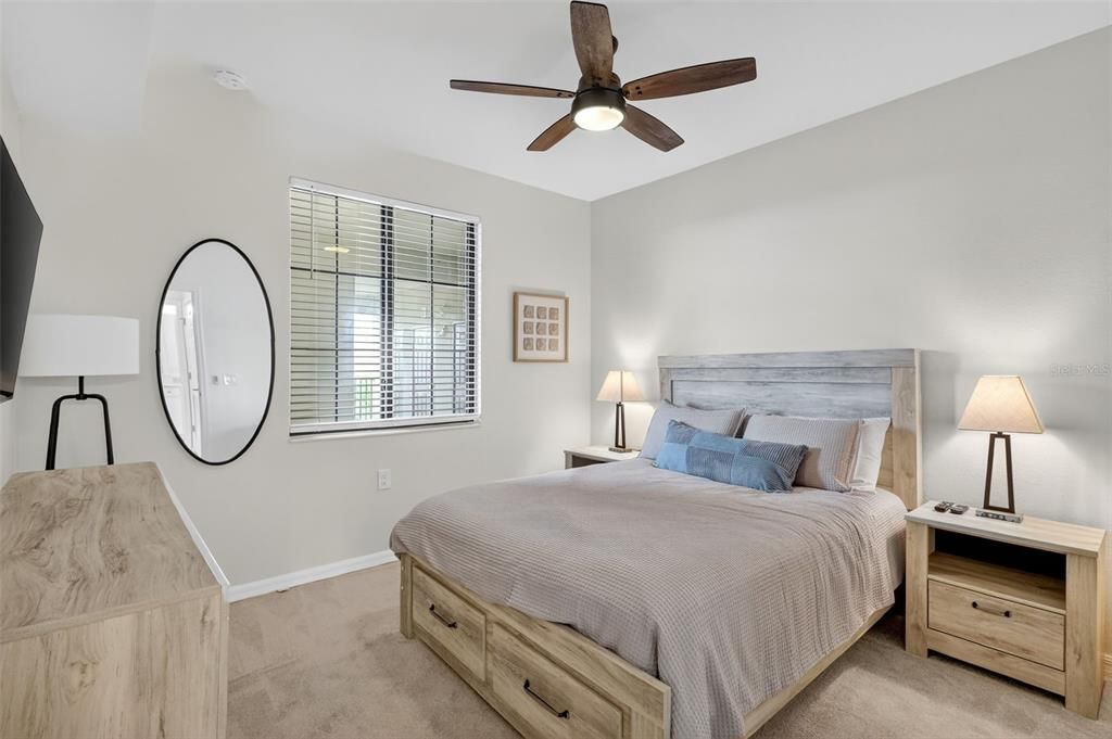 待售: $269,000 (2 贝兹, 2 浴室, 1121 平方英尺)