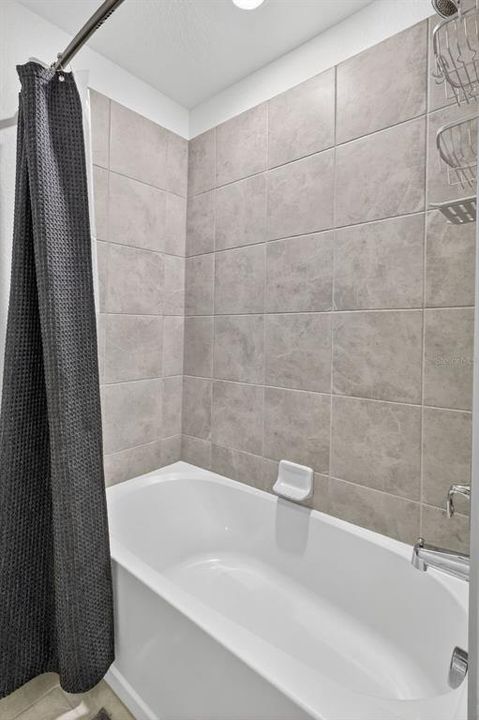 待售: $269,000 (2 贝兹, 2 浴室, 1121 平方英尺)