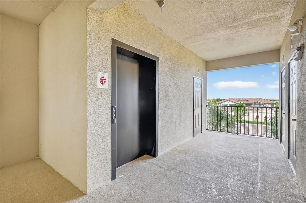 待售: $269,000 (2 贝兹, 2 浴室, 1121 平方英尺)