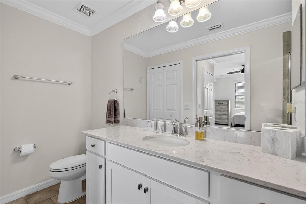 待售: $269,000 (2 贝兹, 2 浴室, 1121 平方英尺)