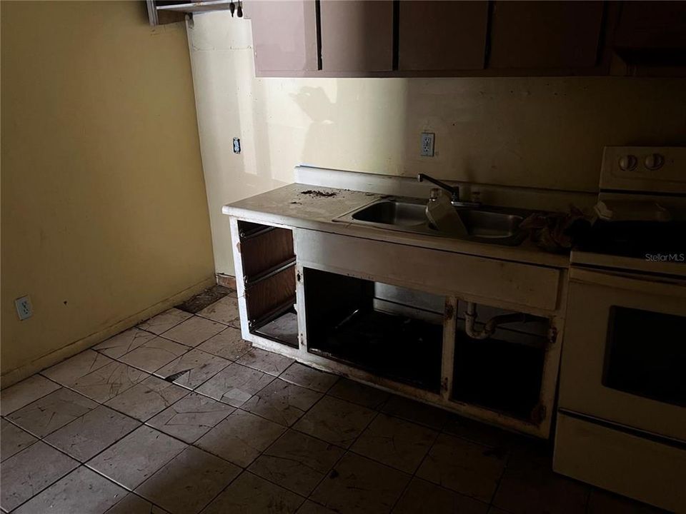 На продажу: $83,000 (3 спален, 2 ванн, 1066 Квадратных фут)