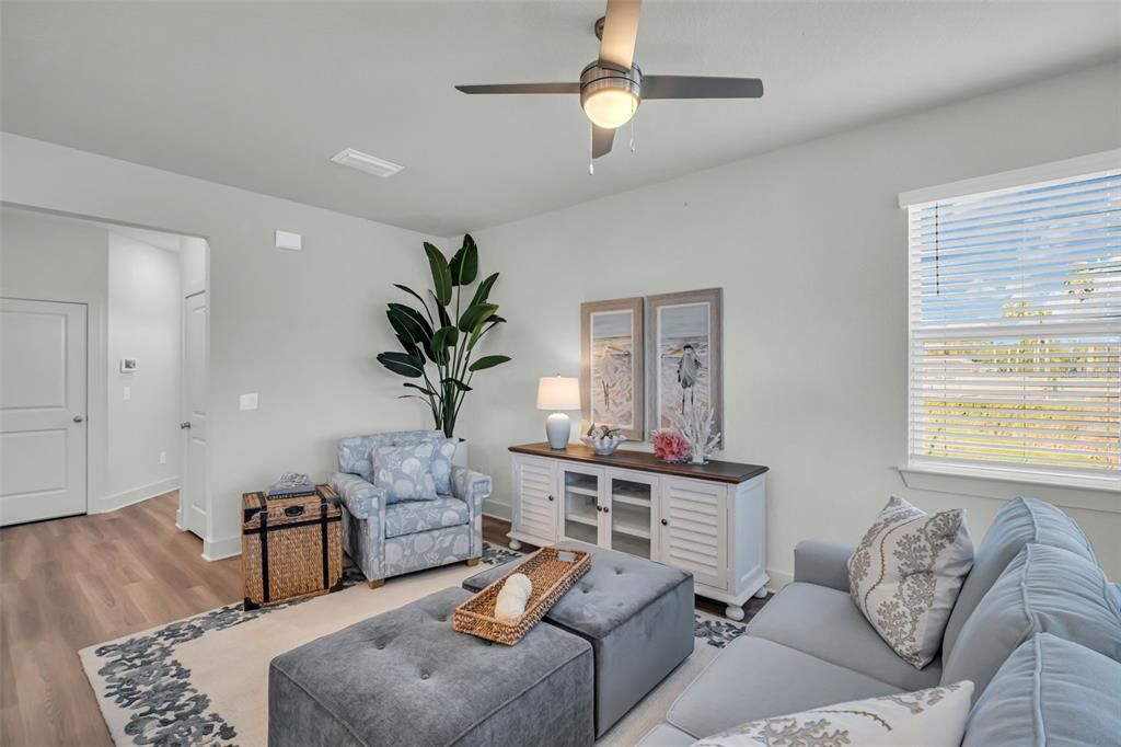 На продажу: $359,900 (3 спален, 2 ванн, 1789 Квадратных фут)