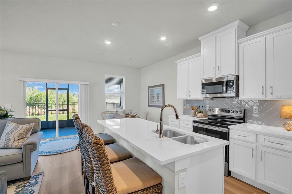 На продажу: $359,900 (3 спален, 2 ванн, 1789 Квадратных фут)