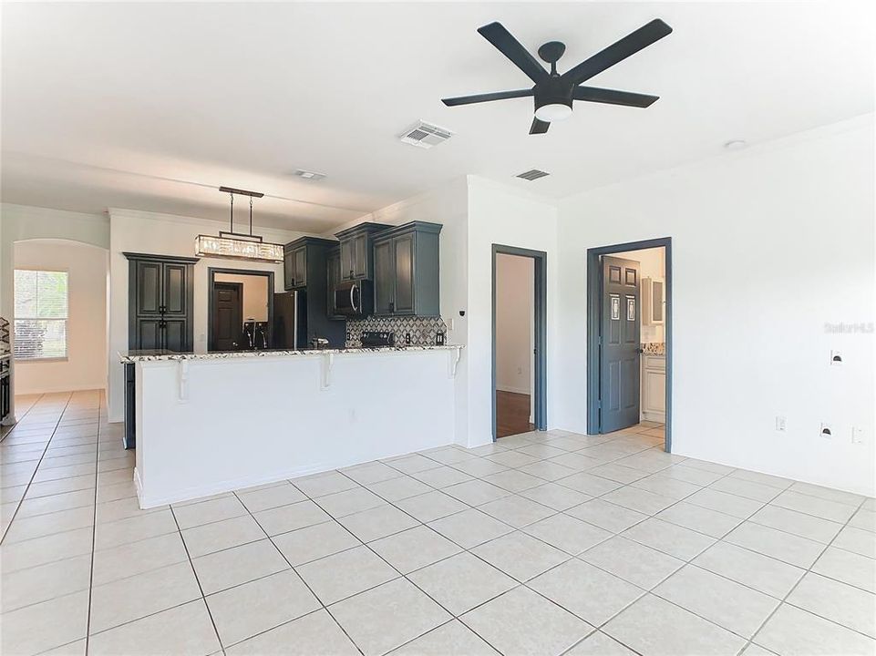 For Rent: $2,850 (4 beds, 3 baths, 2170 Square Feet)