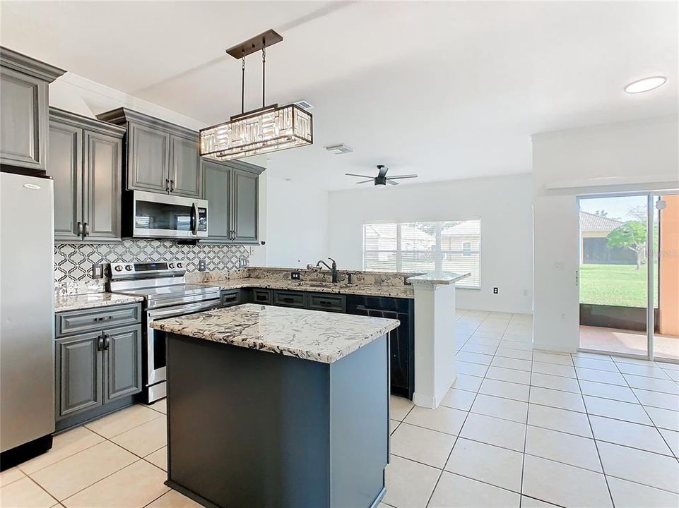 For Rent: $2,850 (4 beds, 3 baths, 2170 Square Feet)