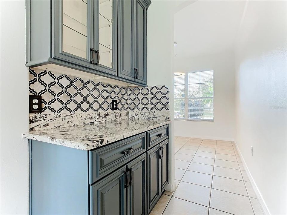 For Rent: $2,850 (4 beds, 3 baths, 2170 Square Feet)