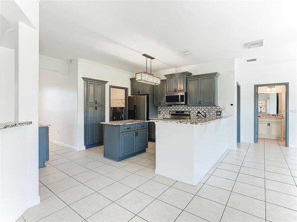 For Rent: $2,850 (4 beds, 3 baths, 2170 Square Feet)