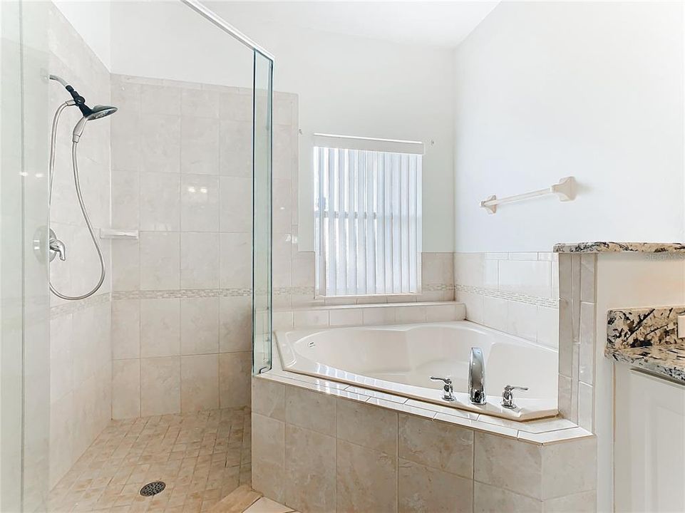 For Rent: $2,850 (4 beds, 3 baths, 2170 Square Feet)