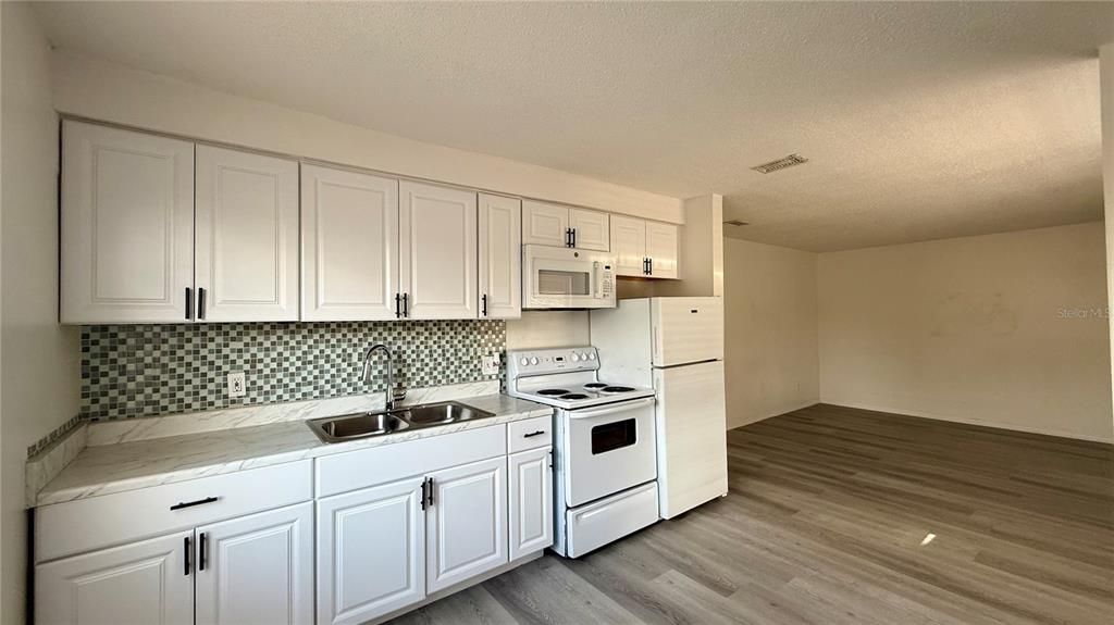 En Renta: $1,200 (2 camas, 1 baños, 784 Pies cuadrados)