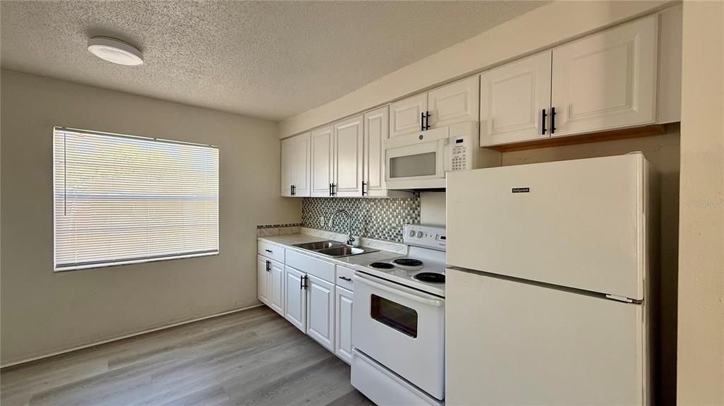 En Renta: $1,200 (2 camas, 1 baños, 784 Pies cuadrados)