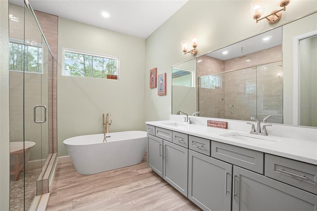 For Sale: $1,100,000 (5 beds, 4 baths, 3155 Square Feet)