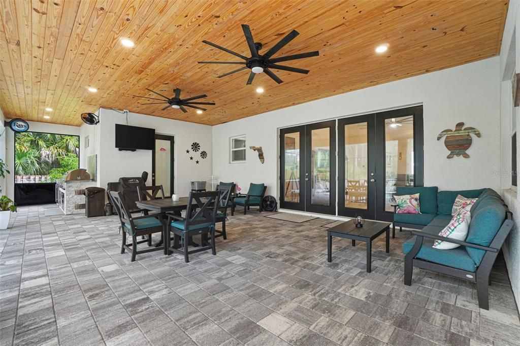 For Sale: $1,100,000 (5 beds, 4 baths, 3155 Square Feet)