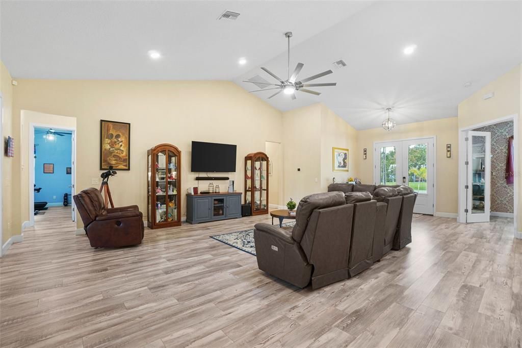 For Sale: $1,100,000 (5 beds, 4 baths, 3155 Square Feet)