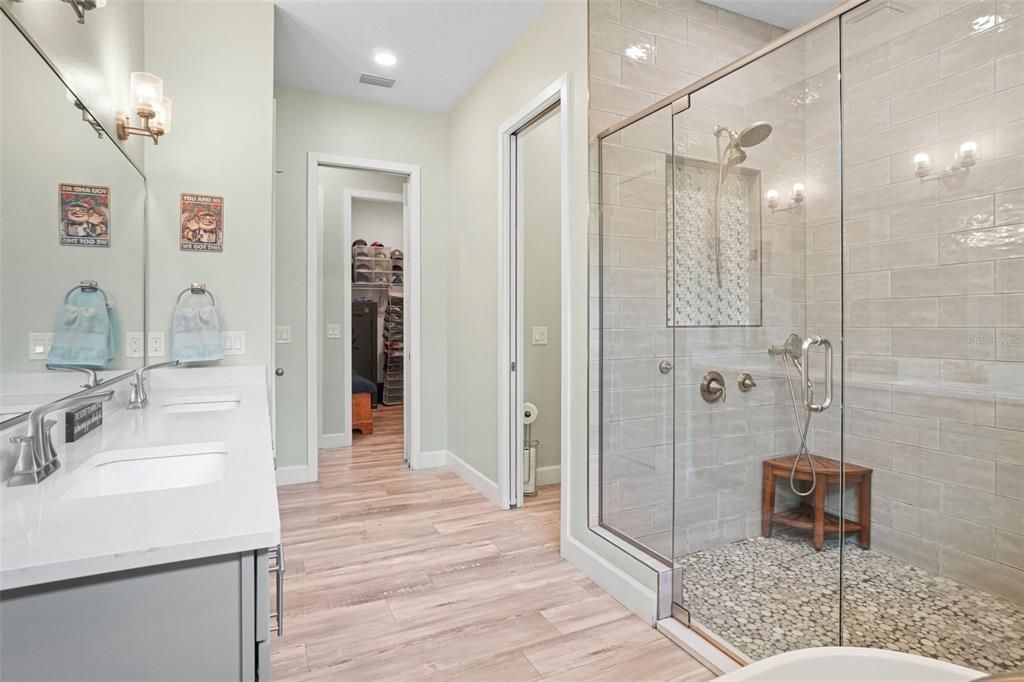 For Sale: $1,100,000 (5 beds, 4 baths, 3155 Square Feet)