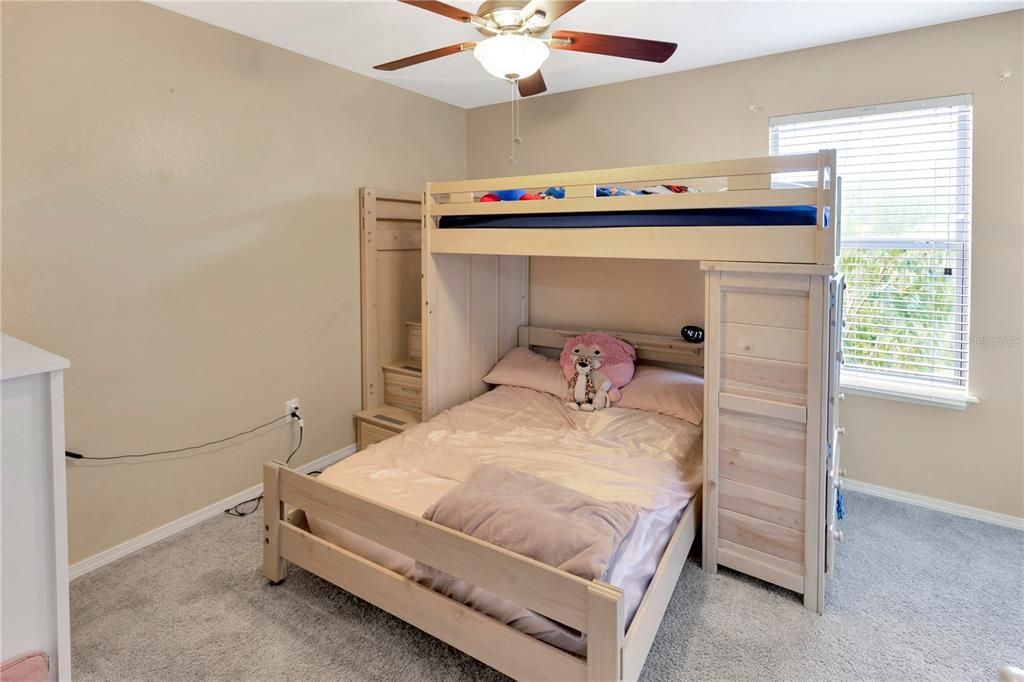 待售: $225,000 (2 贝兹, 2 浴室, 1280 平方英尺)