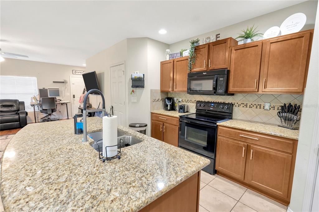 待售: $225,000 (2 贝兹, 2 浴室, 1280 平方英尺)