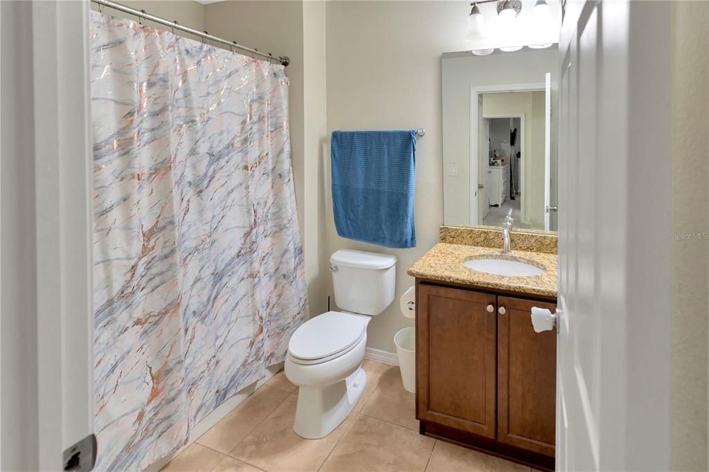 待售: $225,000 (2 贝兹, 2 浴室, 1280 平方英尺)