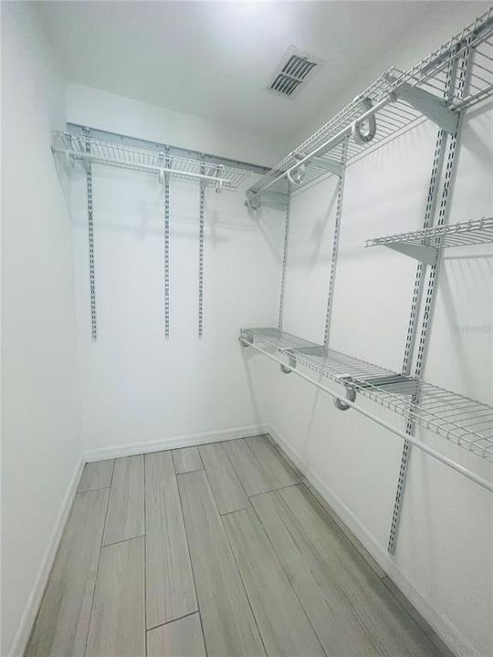 合同活跃: $289,900 (2 贝兹, 2 浴室, 1146 平方英尺)