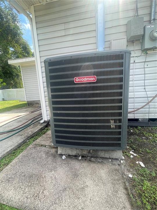 合同活跃: $289,900 (2 贝兹, 2 浴室, 1146 平方英尺)