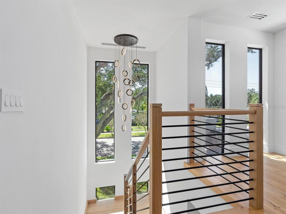 Activo con contrato: $2,649,000 (4 camas, 5 baños, 3864 Pies cuadrados)